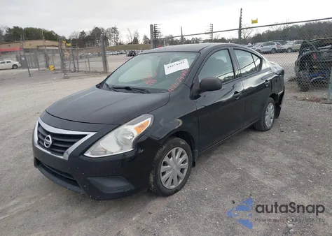2015 Nissan Versa 1.6 S z USA, uszkodzony, nr VIN 3N1CN7AP2FL859883